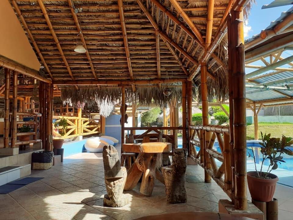 Hosteria La Chorrera Quito Exterior photo
